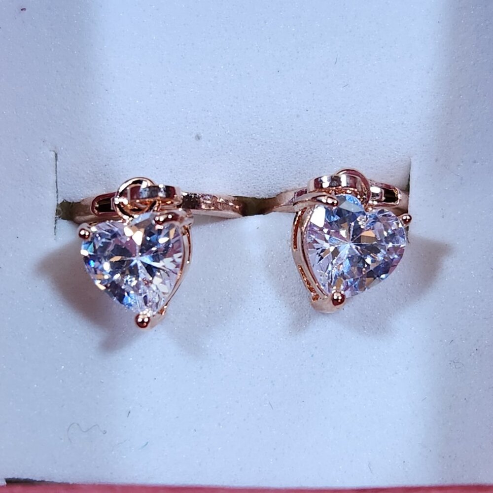 New Womens Heart Shaped Cubic Zirconia Lever Back Drop Earrings